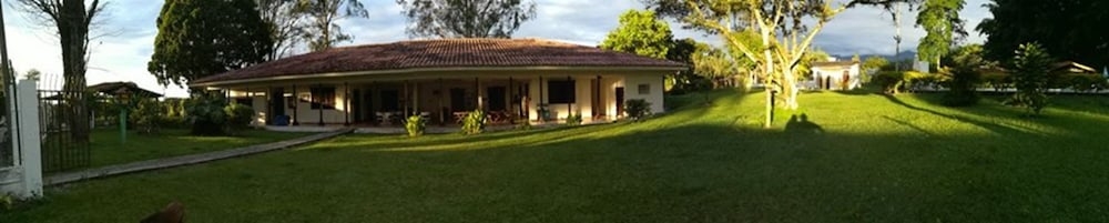 Bên ngoài 4 Finca Hotel El Meson