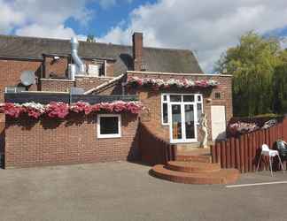 Exterior 2 Dorset Arms Hotel