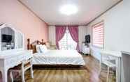 Kamar Tidur 3 Blue Sky Light Pension Gapyeong