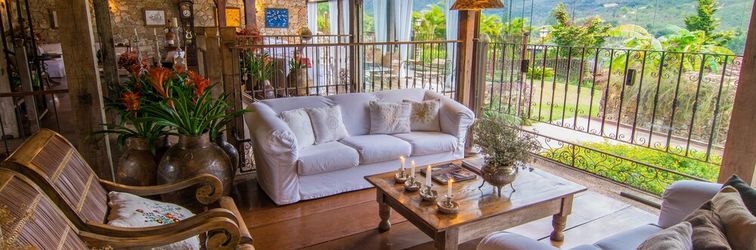 로비 Brisa da Serra Pousada