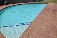 Swimming Pool Isikhulu Apartments