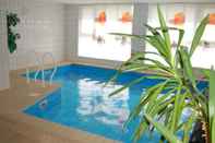 Swimming Pool Hotel Zum Schneekopf