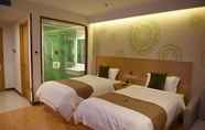 Bedroom 2 GreenTree Inn Xingtairen People St Business Hotel