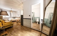 ห้องนอน 7 Designer renovated apt- downtown Athens by VillaRentalsgr