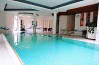 Swimming Pool Hotel Sauerbrey