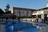 Swimming Pool Grand Nicea Hotel