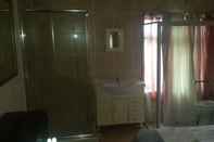 Toilet Kamar Broadway 12