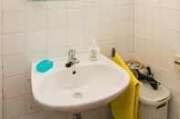 In-room Bathroom Studios Heliva