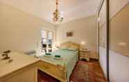 Kamar Tidur 6 Breathtaking view Athenian apartment by VillaRentalsgr