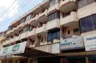 Exterior iROOMZ Samrat Ashok