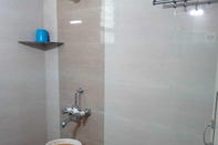 In-room Bathroom iROOMZ Chalukya Residency