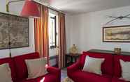 Ruang Umum 2 Luxury apartment in the heart of Genoa