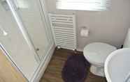 In-room Bathroom 5 Royal Oak Caravan Park