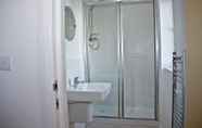 Toilet Kamar 7 Manchester University