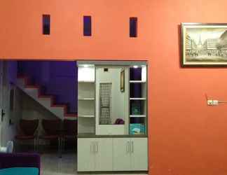 Lobi 2 Jingga Guesthouse