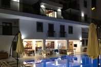 สระว่ายน้ำ Modern Life Bodrum Otel