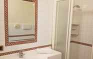 Toilet Kamar 3 Hotel Rio re