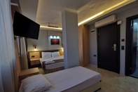 Bedroom Beyond Otel