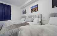 Bedroom 5 Towler House Apartments 6 Beds in 3 Bedrooms