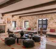 Lobby 5 580m² Homm Luxurious Seaside Residence in Syvota, 14 ppl