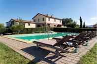 Swimming Pool Country House 'La Tana della Lepre'