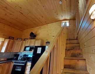 Lobby 2 Mountain Ranch Cabin Stunning