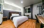 Bedroom 3 Luxury Motel