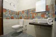 Toilet Kamar Hotel Zen Rooms Alwar