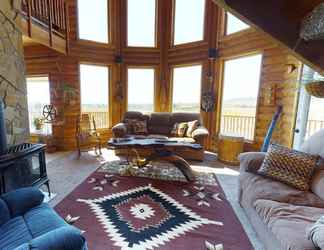 Lobby 2 Juniper Ridge Family Cabin