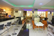 Quầy bar, cafe và phòng lounge Signature Suites & Hotel