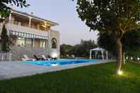 Kolam Renang Villa Victory Porto Heli