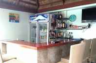 Bar, Cafe and Lounge Ocean Breeze Resort