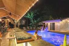 スイミングプール Selina Paraty