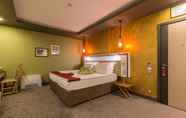 Phòng ngủ 2 Diplomat Plaza Hotel & Resort