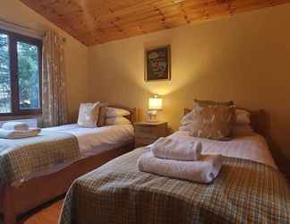 Bedroom 2 Kingfisher Lodge With Hot Tub Near Cupar, Fife