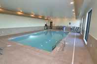 Swimming Pool Comfort Inn & Suites West Des Moines