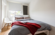 Bedroom 3 The Lansdowne Crescent - Bright 3bdr Top Floor Apartment in Notting Hill