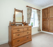 Bedroom 6 Ferncliff cottage - in Peak Distric