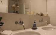 In-room Bathroom 6 Luxury Apartments