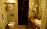 In-room Bathroom 7 Om Clarks Inn Raebareli