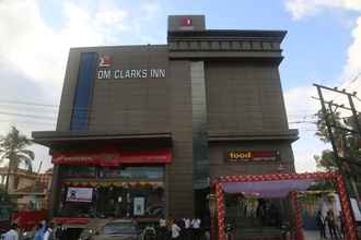 Exterior 4 Om Clarks Inn Raebareli