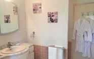 Toilet Kamar 3 Une Pause en Provence