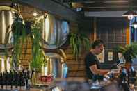 Bar, Cafe and Lounge Habitat Noosa