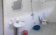 Toilet Kamar 5 Hong Minh Guesthouse