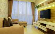 Ruang Umum 4 Comfy and Modern 1BR at Lexington Apartment