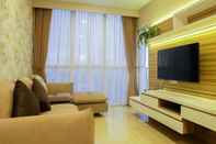 Ruang Umum Comfy and Modern 1BR at Lexington Apartment