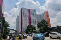 Exterior Tranquil 2BR @ Green Pramuka Apartment