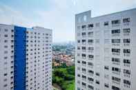 Bangunan Homey 1BR with Spacious Living Room and Sofa Bed Green Pramuka Apartment