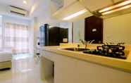 Kamar Tidur 7 Best Emerald Studio Room Apartment at Capitol Park Residence