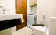 Toilet Kamar 5 Modern 2BR Capitol Park Residence Apartment